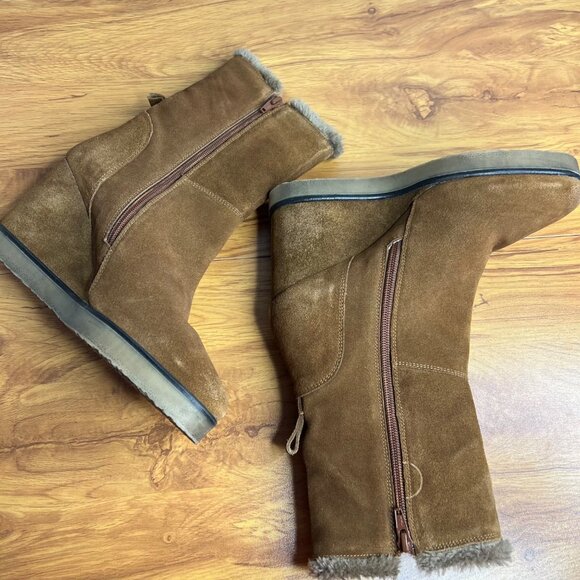 Cafe Noir Suede‎ Cabin Couture Wedge Boots Tan Faux Fur Trim NEW - Picture 10 of 11